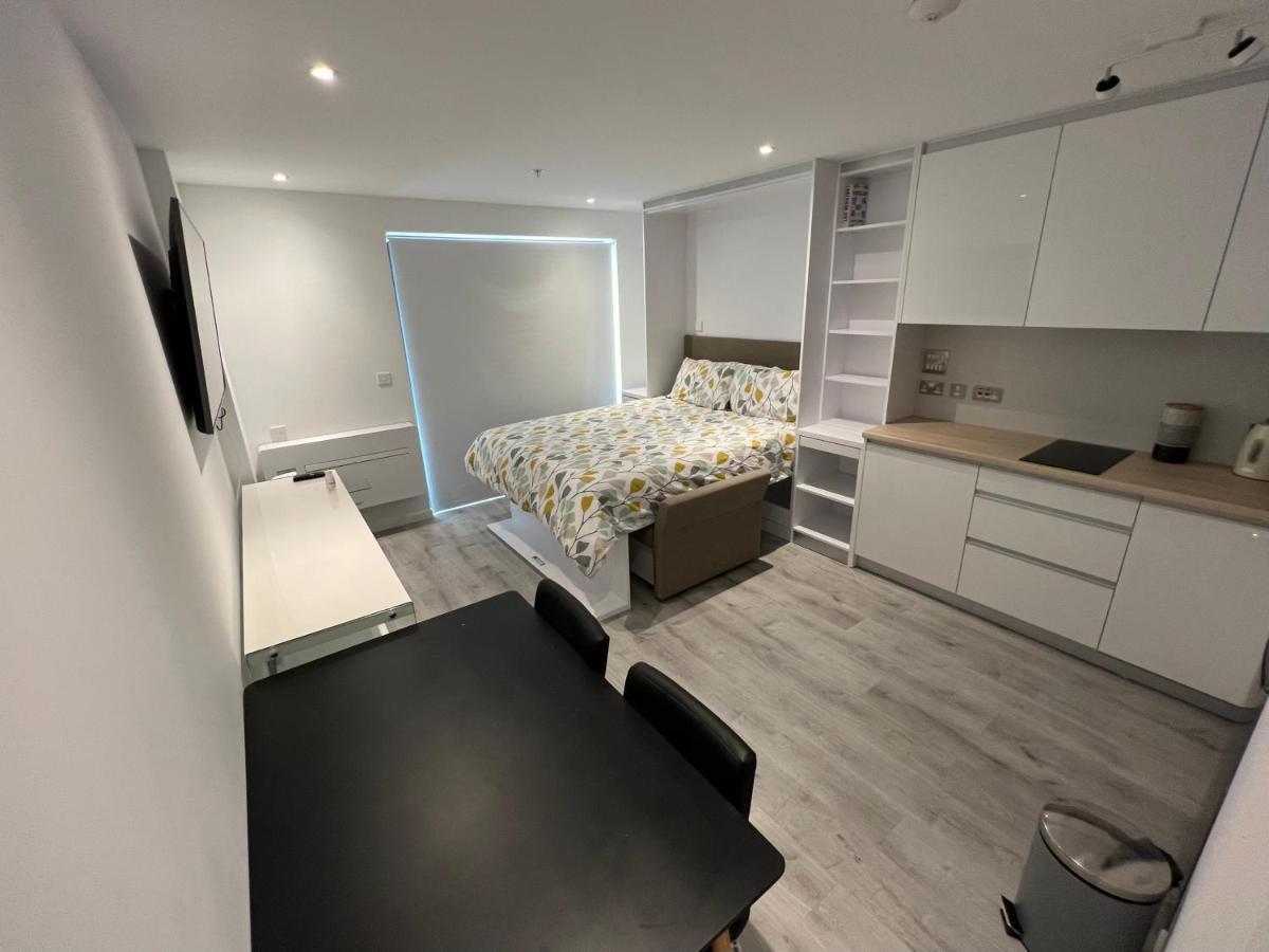 Modern Studio Apartment In Gibraltar - The Hub Kültér fotó