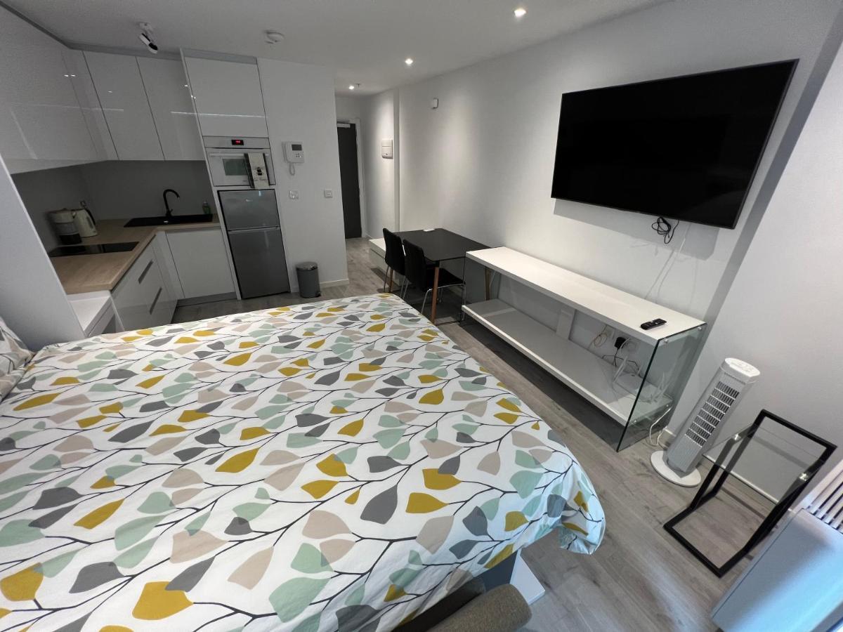 Modern Studio Apartment In Gibraltar - The Hub Kültér fotó