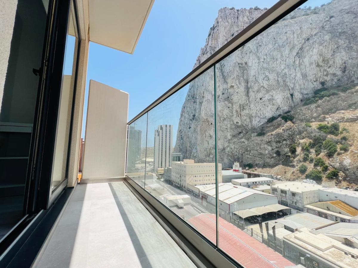 Modern Studio Apartment In Gibraltar - The Hub Kültér fotó